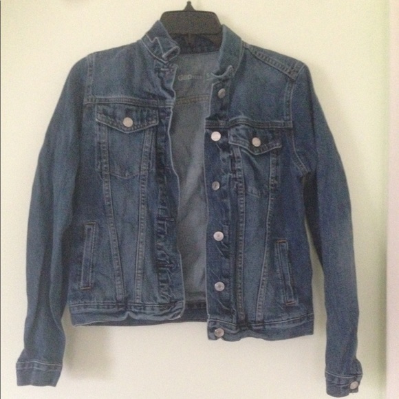 Cropped GAP Jean Jacket - Picture 1 of 8
